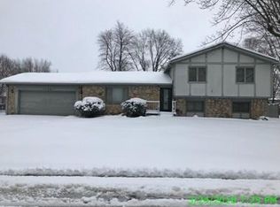 1145 Apple Valley Rd, Greenwood, IN 46142