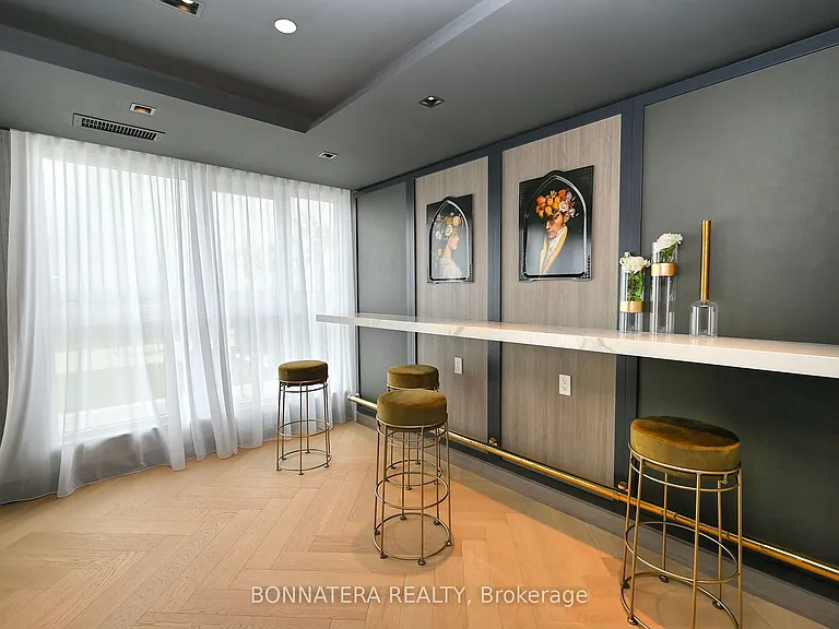 405 Dundas St W #319 — Photo 38