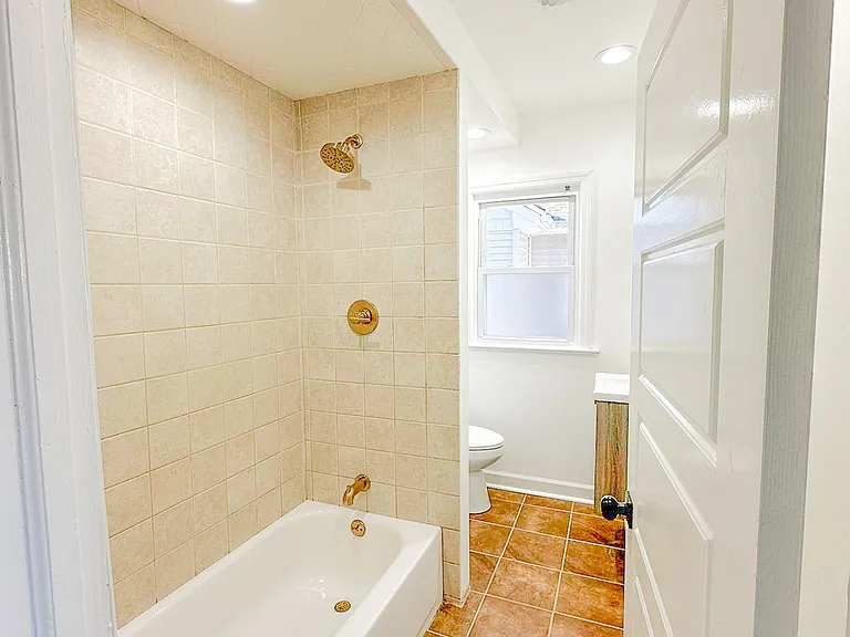 729 Merrick Ave — Photo 10