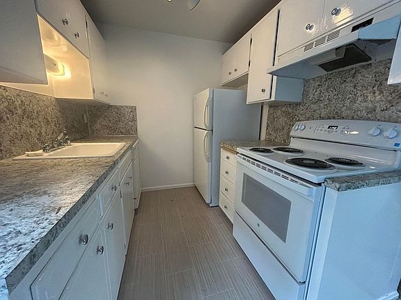 3rd image of 3845 34th Ave W #204