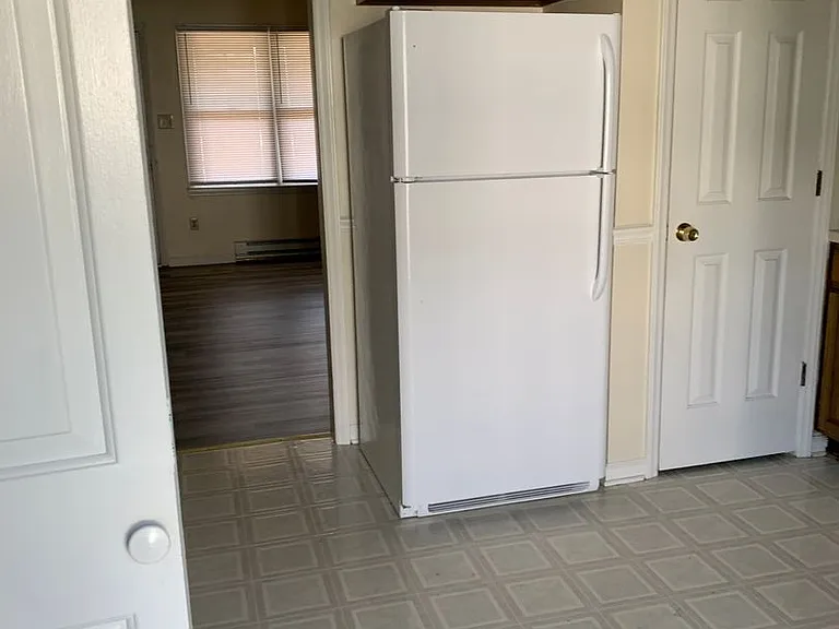 138 Adams Ln — Photo 9