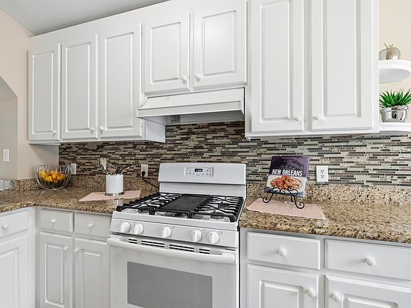 5th image of 1944 Talamore Ct