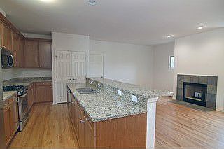 4th image of 3846 N Kilbourn Ave