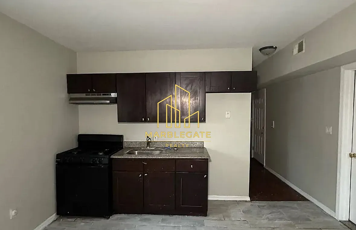 2 bed, 850 sqft, $1,775 — Photo 1