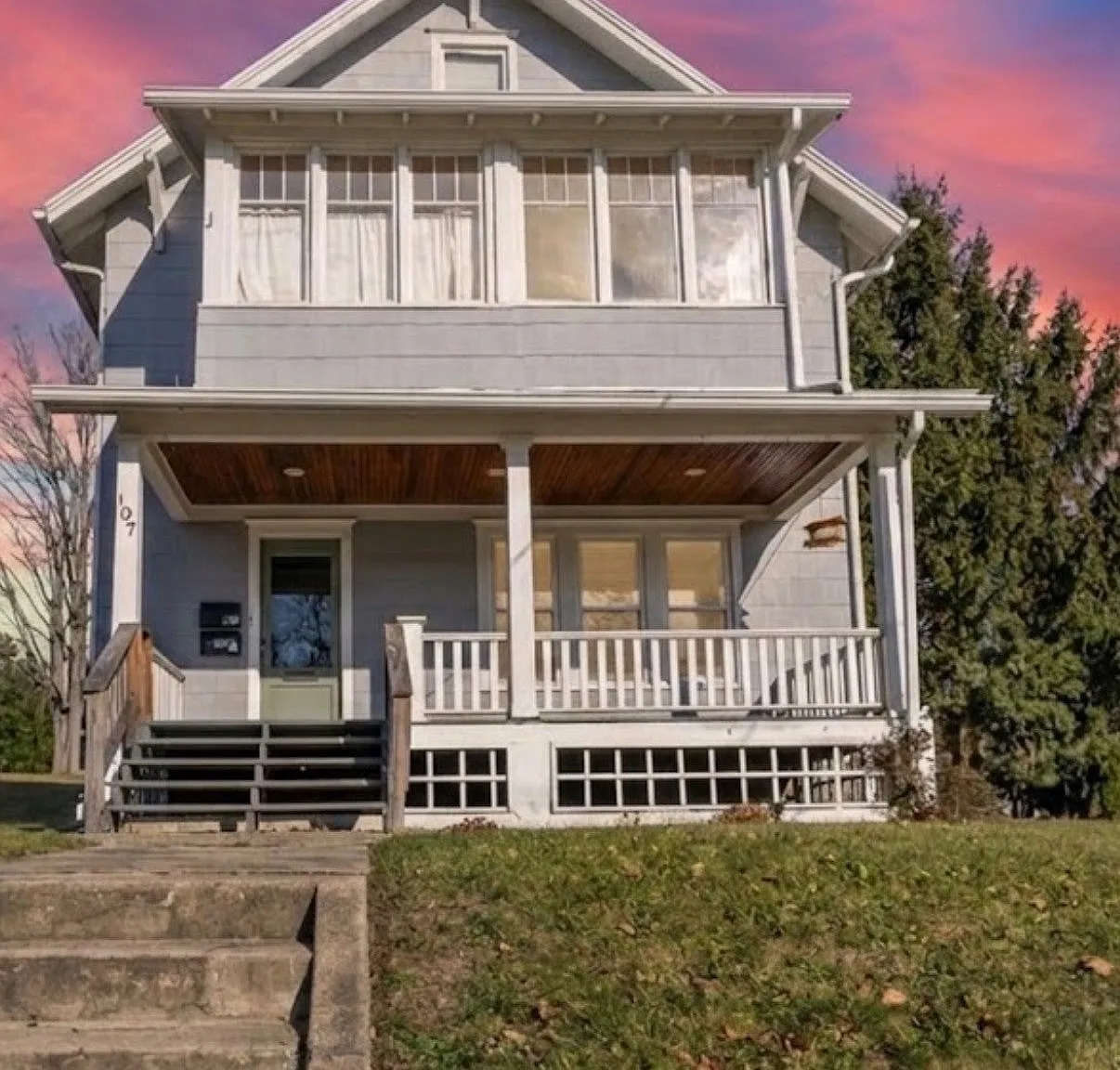2 bed, 1.0 bath, 1000 sqft, $1,300 — Photo 1