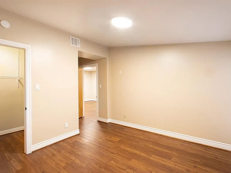 2098 Harland Dr — Photo 25
