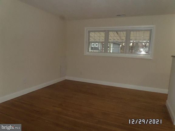 2nd image of 3902 Lawrence Ave