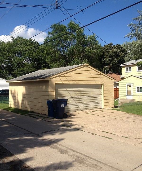 2nd image of 7236 3rd Ave S