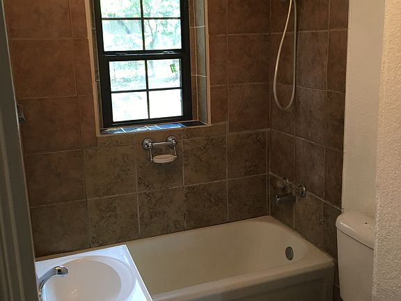 5th image of 3317 James Ave