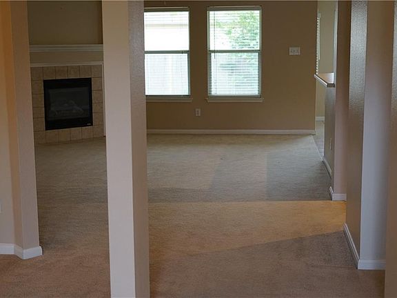 3rd image of 1512 Augusta Bend Dr