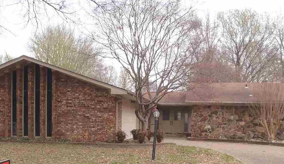 1st image of 1104 Highland Dr