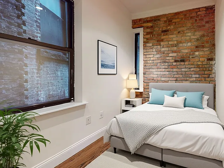 610 E 9th St #2R — Photo 5