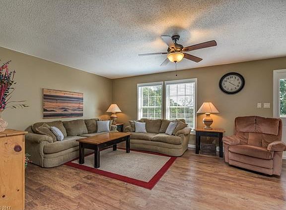 3rd image of 367 E Green Creek Dr