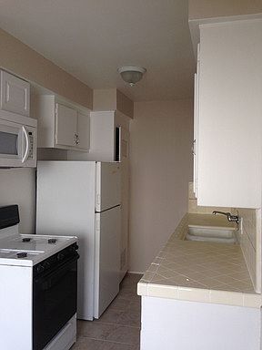3rd image of 6114 S Victoria Ave APT 3