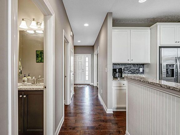 4th image of 4831 Scenic Creek Dr