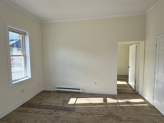 4th image of 444 Bridge St APT B