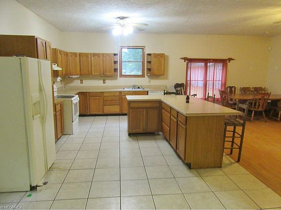 4th image of 250 16th St