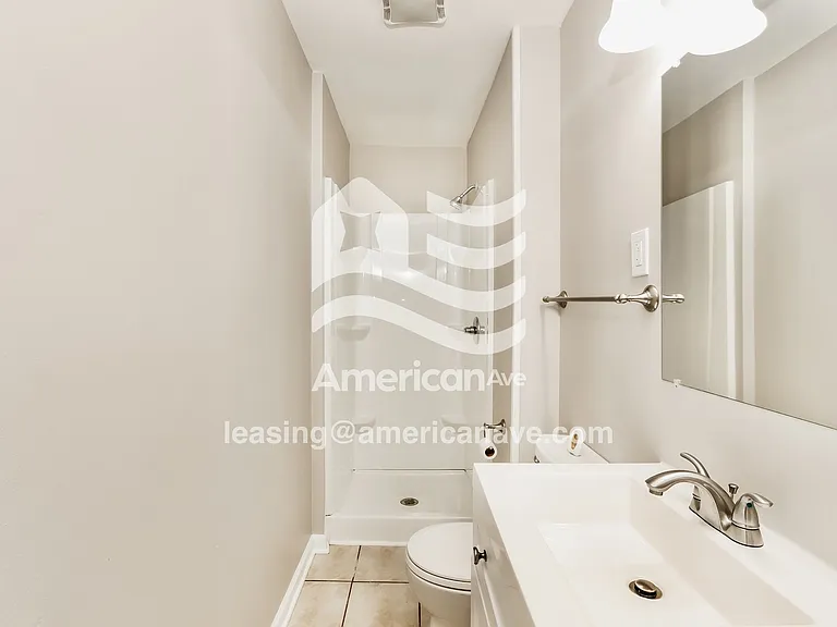 1362957_013_bathroom_13865670.jpg
