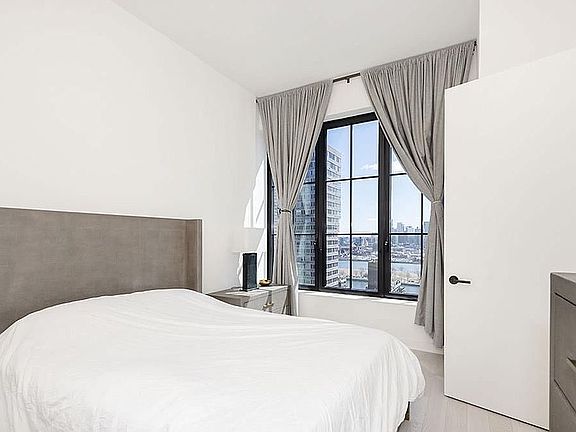 4th image of 959 1st Ave #24E