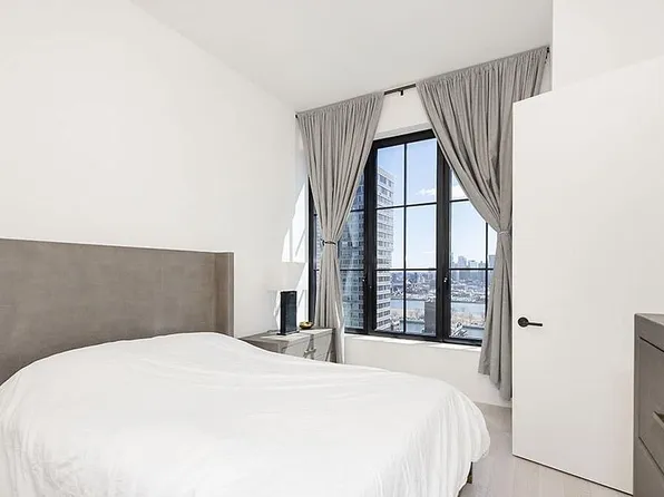 959 First Avenue image 3 of 7