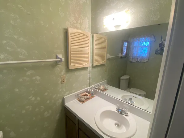 655 Park Cir, Bradenton, FL