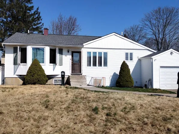 95 Juniper St, Central Islip, NY 11722