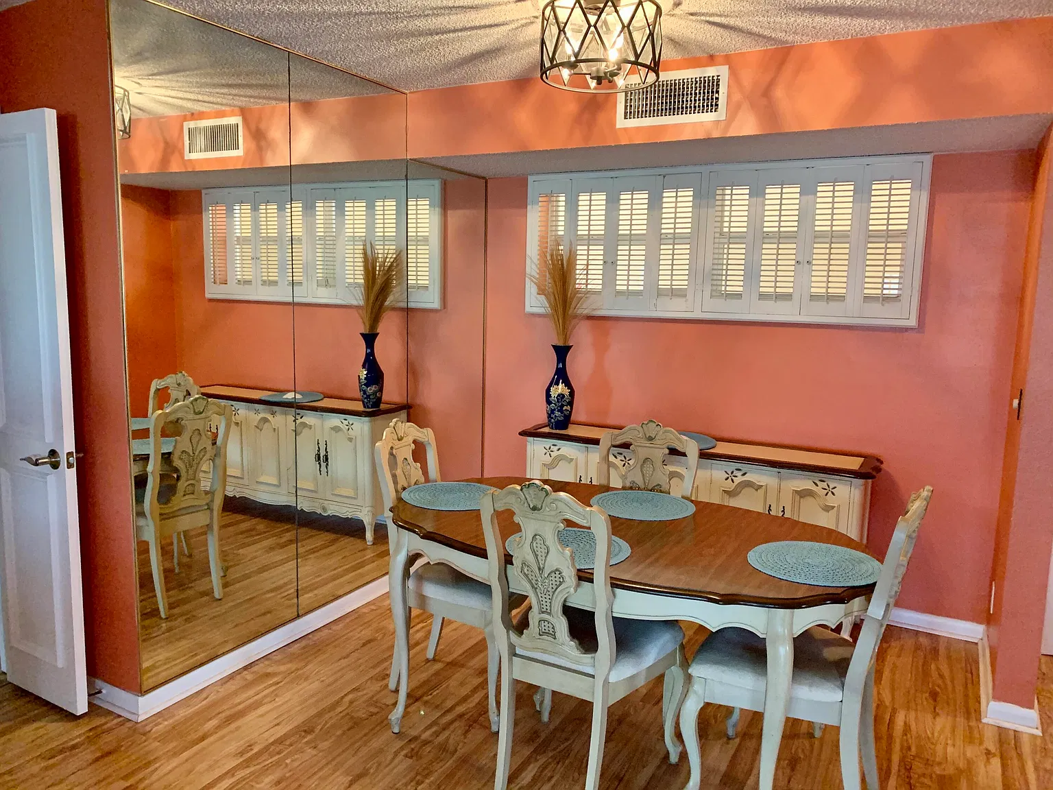 2 bed, 2.0 bath, 1224 sqft, $2,850 — Photo 2