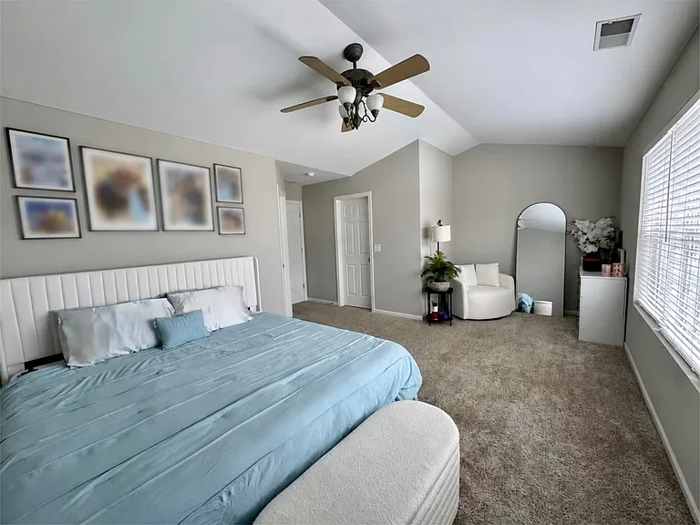 2347 Stoughton Cir — Photo 9