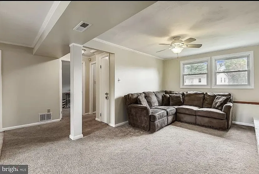 4 bed, 1950 sqft, $1,300 — Photo 3