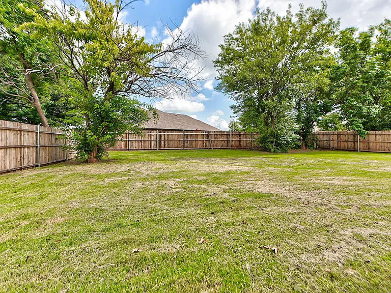 3027 Pescara Dr — Photo 53