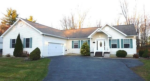 1st image of 2 Easton Dr #A