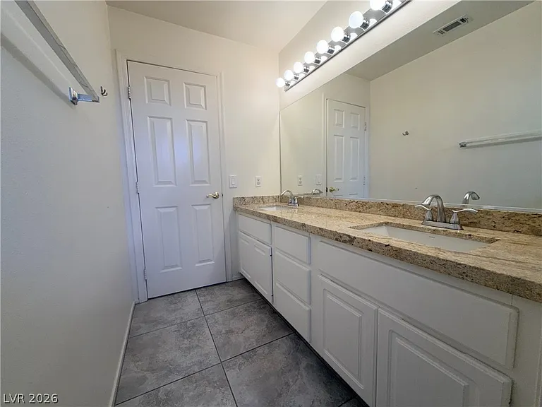 925 Lexington Cross Dr — Photo 39