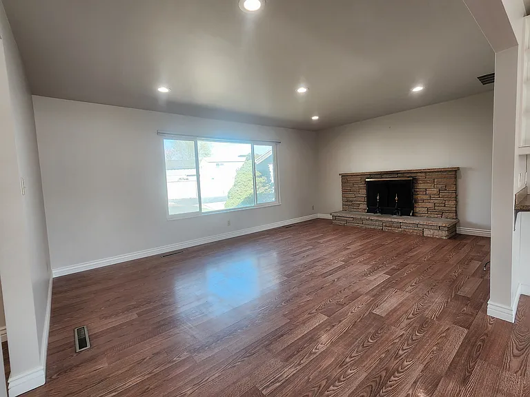 3560 S 2200 W — Photo 13