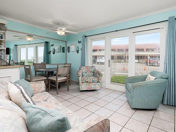 3rd image of 5008 Gulf Blvd APT 109