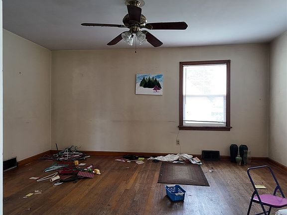 3rd image of 217 S Marietta St