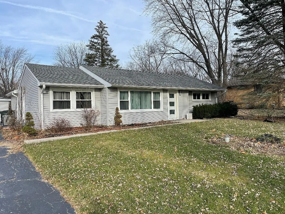 3260 185th Pl photo 1