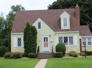 1523 Blaine Ave, Janesville, WI 53545