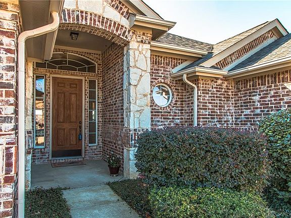 3rd image of 5409 Parkplace Dr