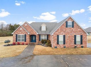 17702 Ridgeview Dr, Claremore, OK 74017