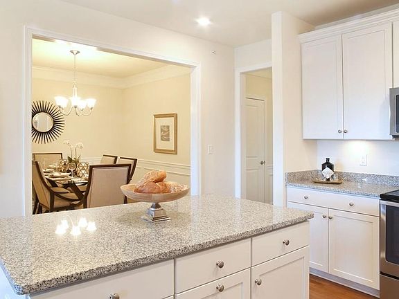 4th image of 1408 Pennington Dr #1408