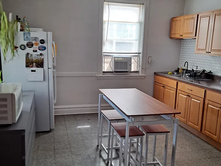 2254 W Addison St #2 — Photo 20