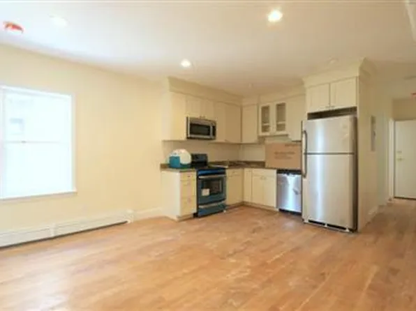 230 Massachusetts Ave APT 3, Arlington, MA 02474