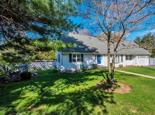 4 Morningside Cir, Woburn, MA 01801
