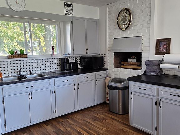 4th image of 4764 Weiss St