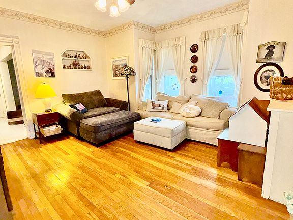 3rd image of 30 Harrington St Unit 1