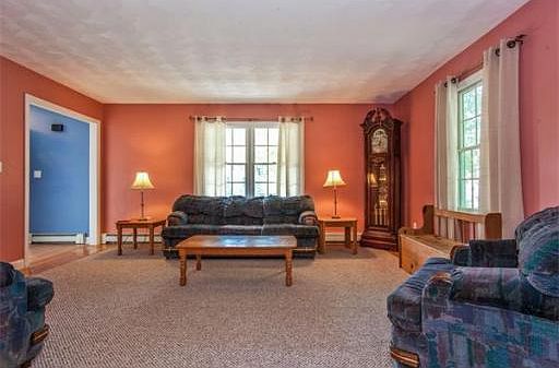 4th image of 17 Michele Dr