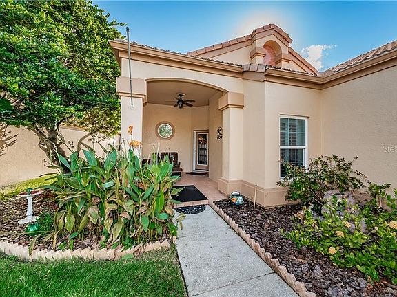 4th image of 9315 Fairway Lakes Ct