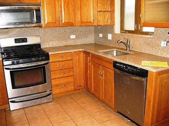 4th image of 8328 N Oketo Ave