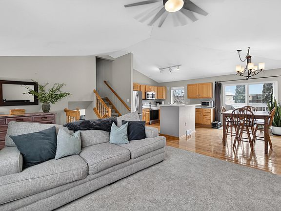 3rd image of 5475 Quarry Hill Dr