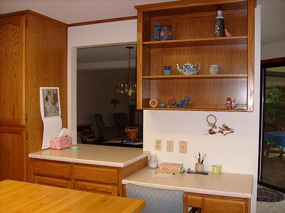 5th image of 565 Oak Hill Cir